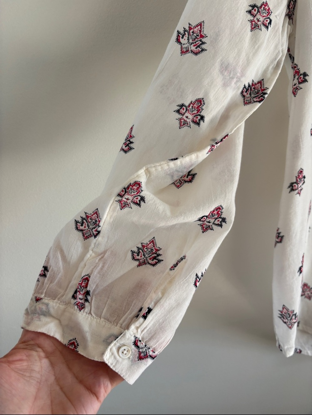 PAIGE • 100% cotton button down blouse with red and black boho print - Picture 2 of 6